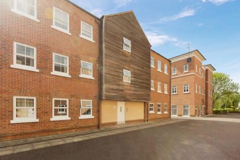 Pine Street, Aylesbury