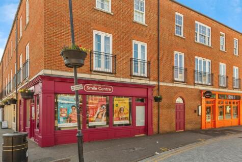 Hampden Square, Aylesbury