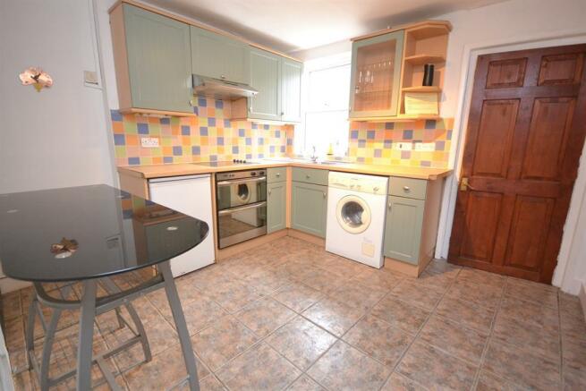 3 bedroom end of terrace house  for sale Reading
