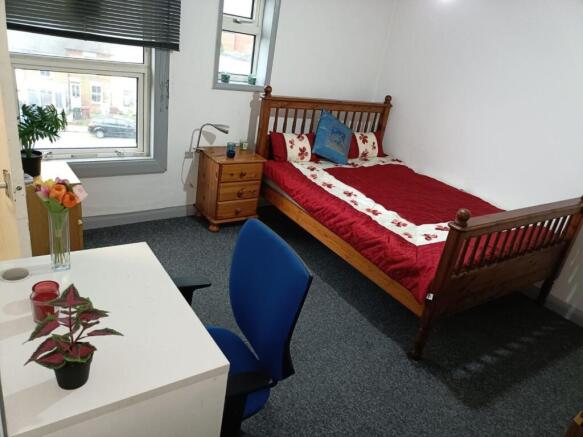 Bedroom main.jpg
