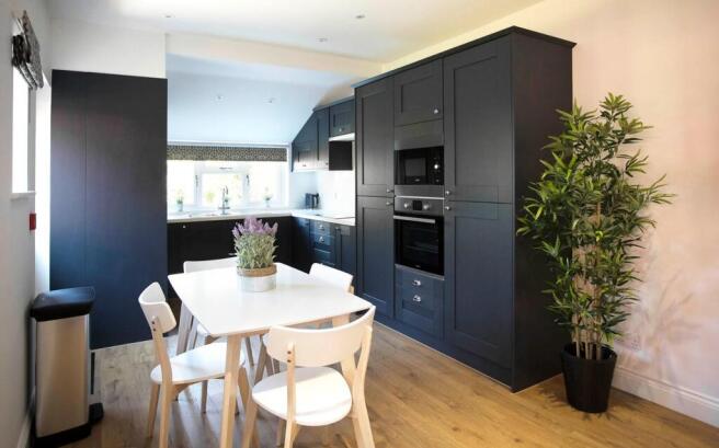 Mansfield Communal Kitchen b.jpg