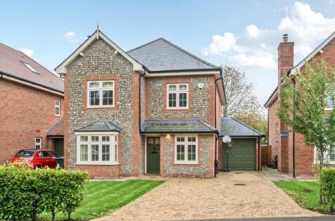 Woodlark Gardens, Hambrook, PO18