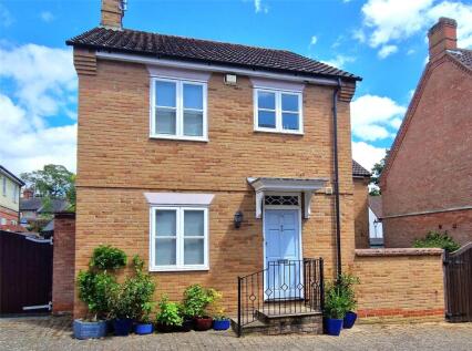 Corsbie Close, Bury St Edmunds, Suffolk, IP33