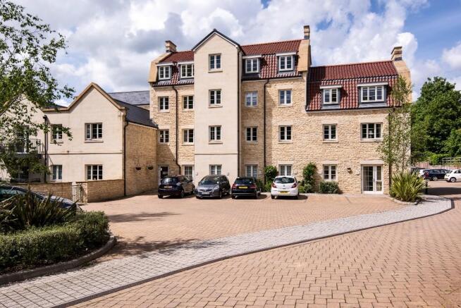 Lambrook Court