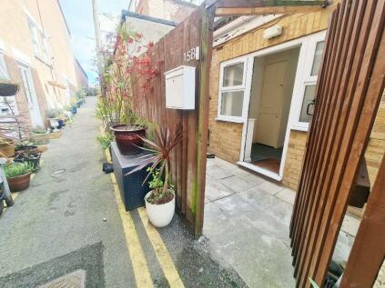 Bournemouth - 1 bedroom ground floor flat for sale
