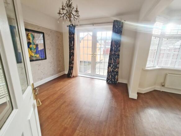 Lounge & Dining Room