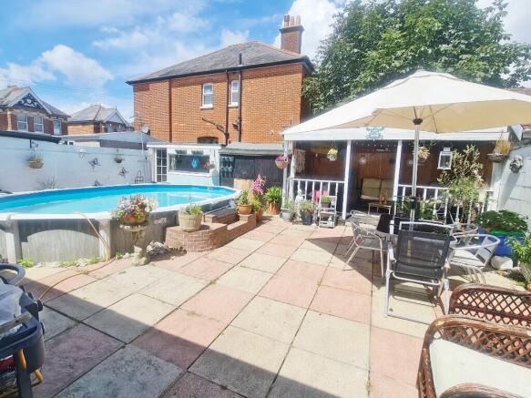 Garden & Pool