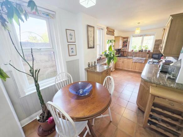 Kitchen/Br'fst Room