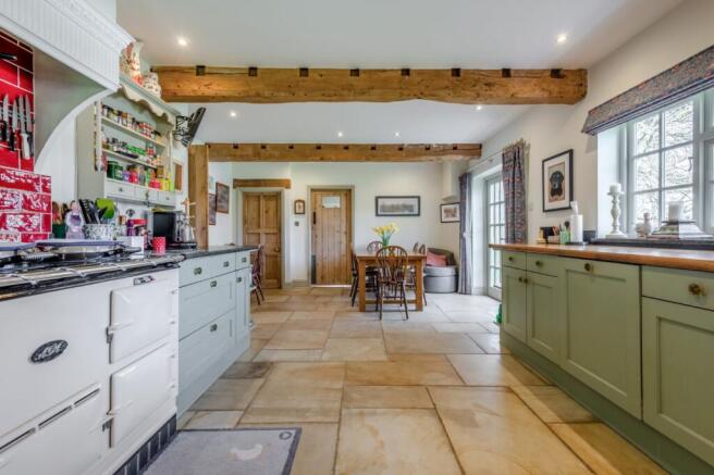 Kitchen/B'fast Room