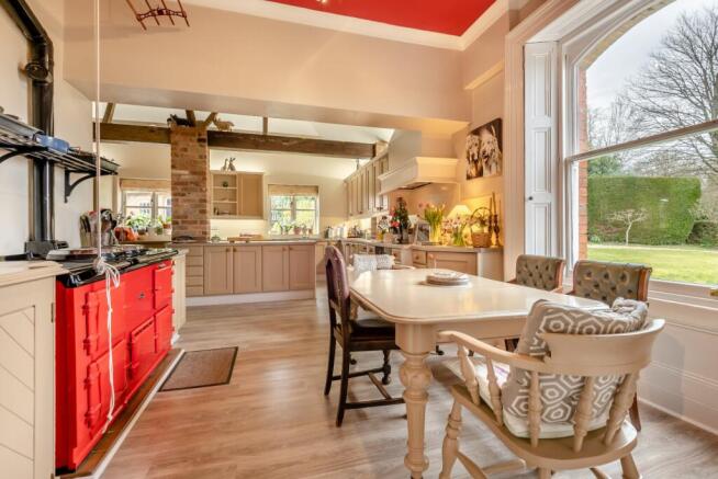 Kitchen/B'fast Room
