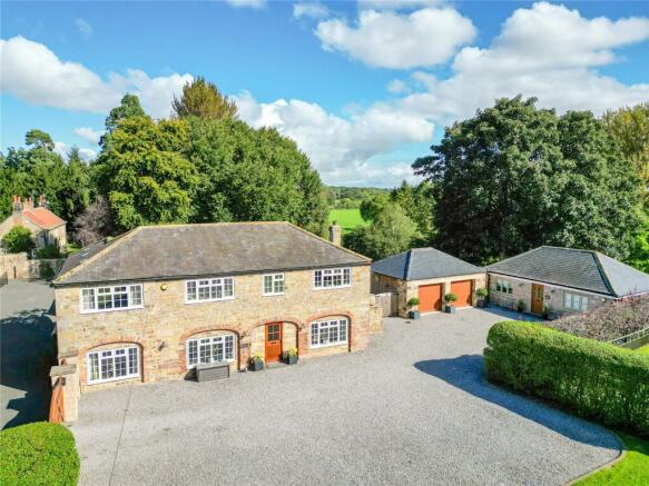 Equestrian facility for sale in North Stainley, Ripon, North Yorkshire, HG4