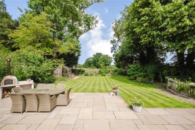 Terrace & Pizza Oven