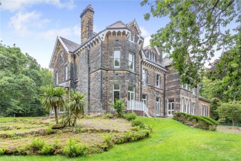 Apartment E, The Hollies, Weetwood Lane, Leeds