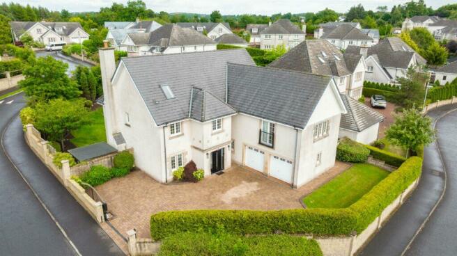 6 bedroom detached house for sale in Bowmore Crescent