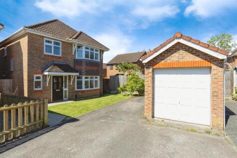 Romulus Gardens, Kingsnorth, Ashford