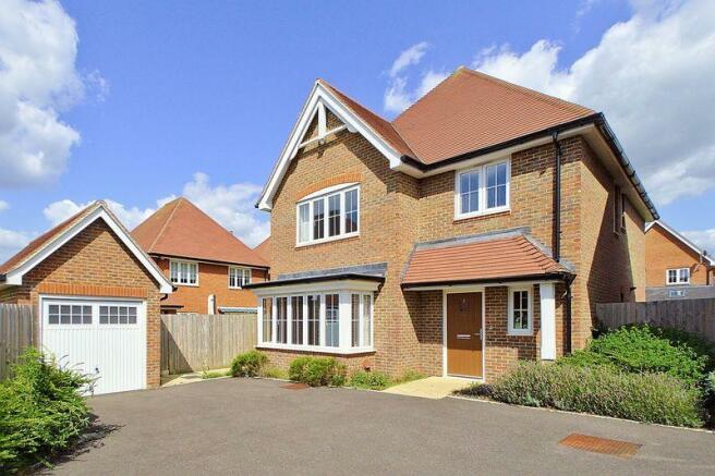 4 bedroom detached house for sale in Sonning Crescent, Bersted, PO21, PO21