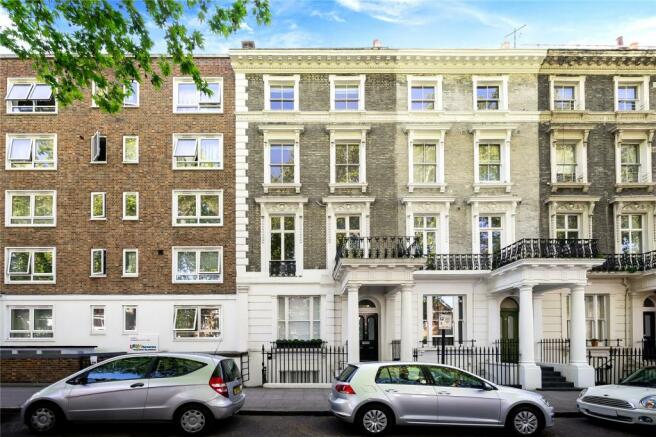 2 bedroom flat to rent in Queensborough Terrace, London, W2, W2