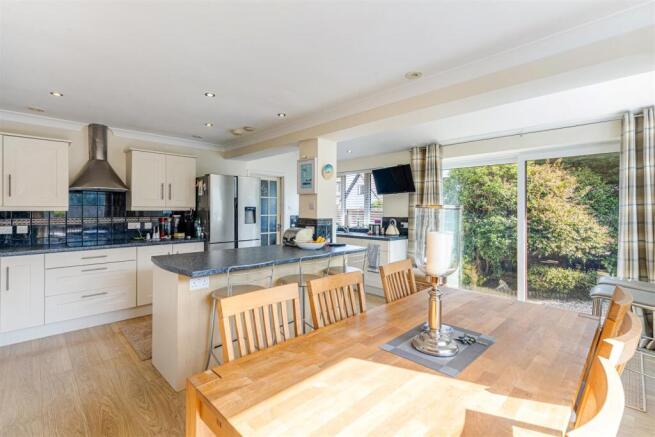 A09 - 14 Crestway, Strete - 250812.jpg