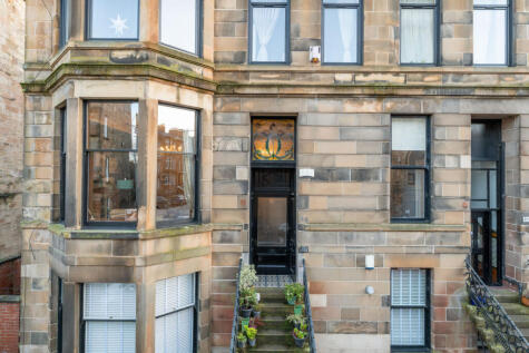 Main Door, 85 Albert Avenue, Queen’s Park, G42 8RA