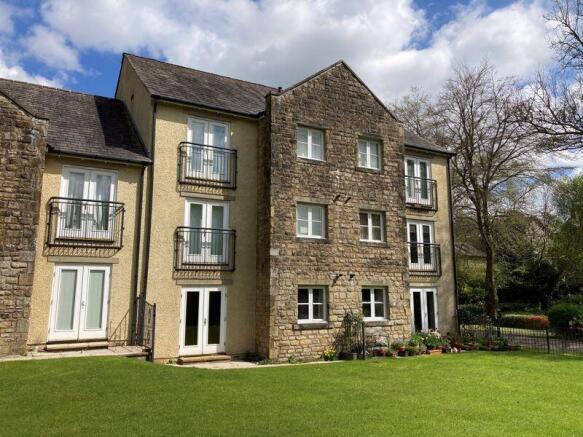 5 Maple Close