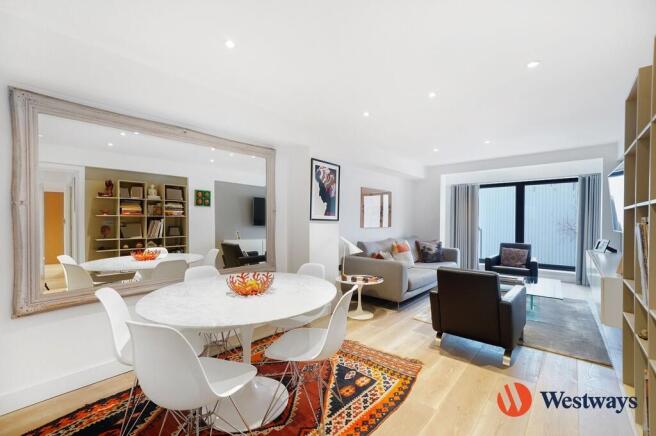 Living room / din...