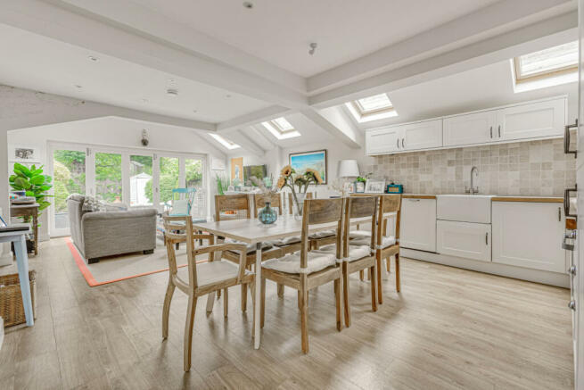 Kitchen/ Dining Area