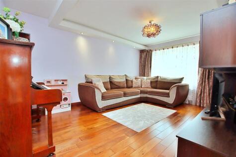 Neagle Close, Borehamwood