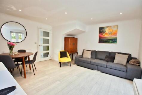 Shelley Close, Borehamwood