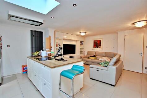 Dales Path, Farriers Way, Borehamwood