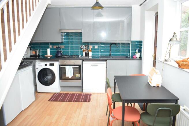 Kitchen / Dining Area