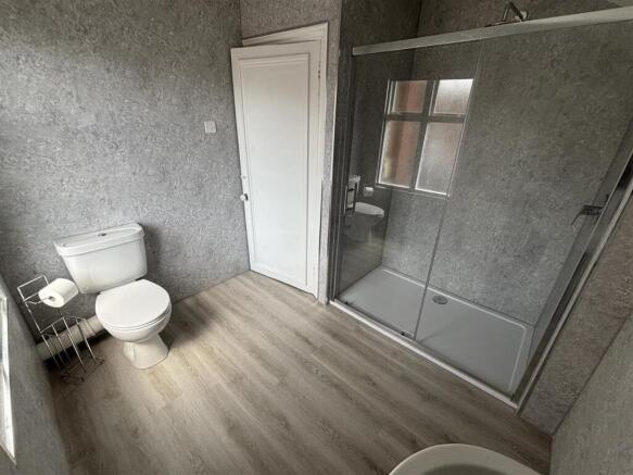 F61DR-shower room.JPG