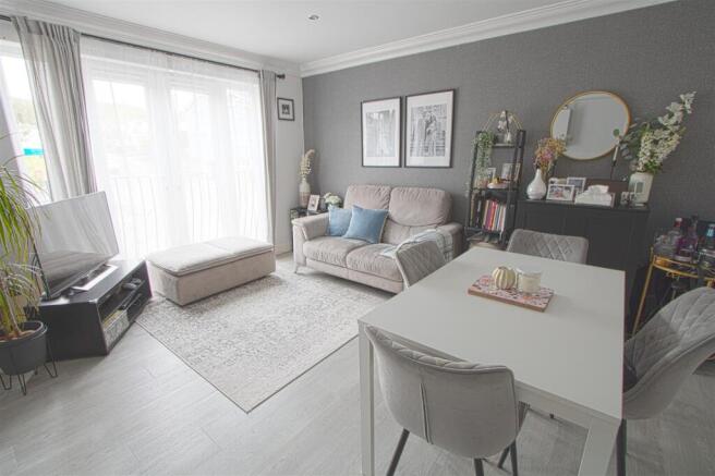 lounge3.jpg