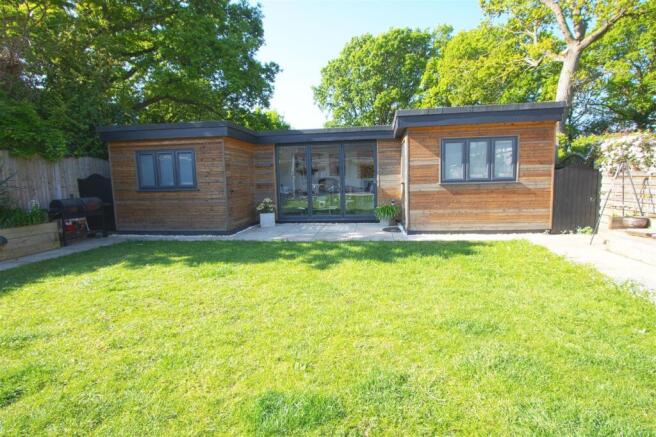 GARDEN ROOM