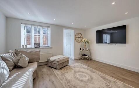 Wraysbury Drive, Laindon, Basildon