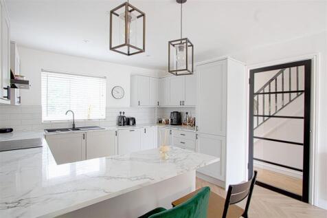 Queens Gate Mews, Billericay