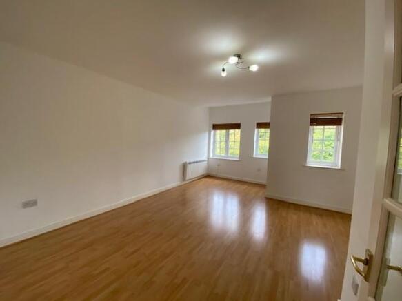 41 Edith Cavel Way - reception 1.jpg