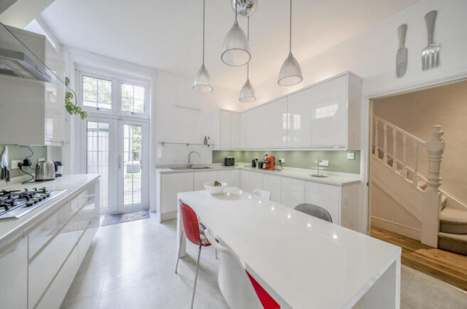 1346386-11-68b990...