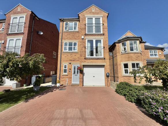 4 Bedroom Town House for Sale