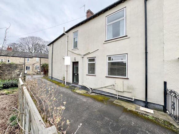 3 bed semi-detached house for sale