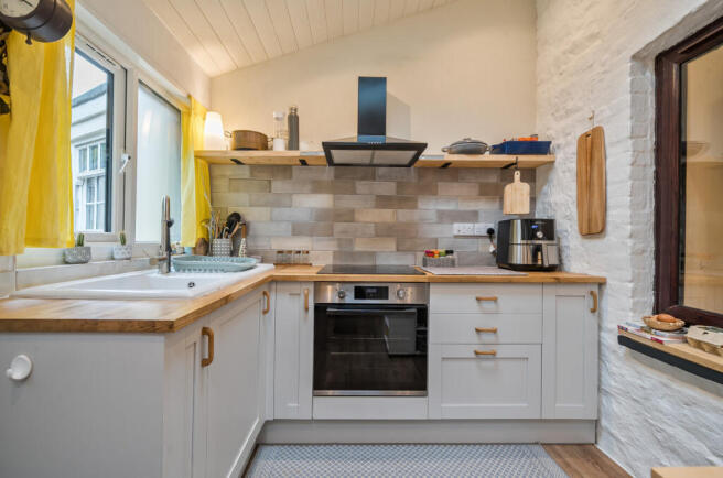 1369569-13-68ef94...