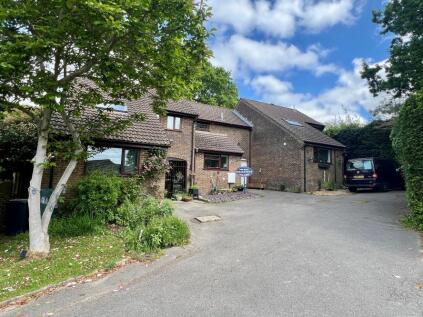 Bridle Way, Colehill, Dorset, BH21 2UB