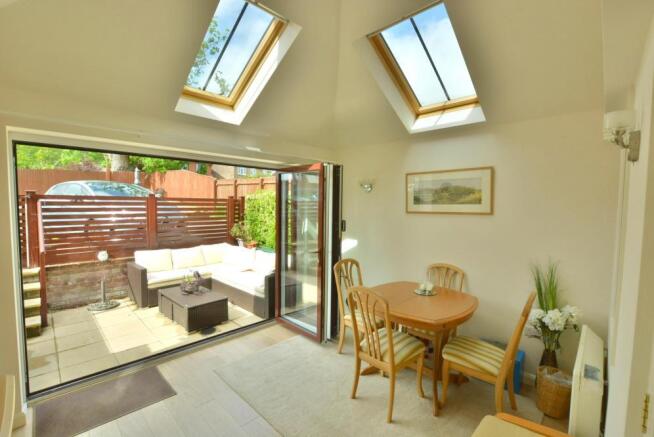 Dining/sunroom