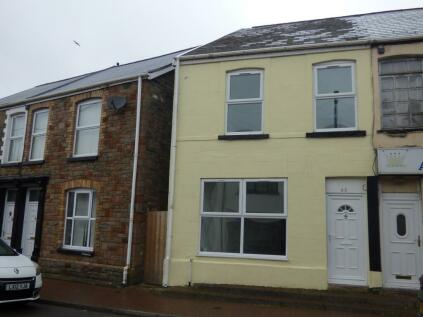 Neath - 3 bedroom end of terrace house