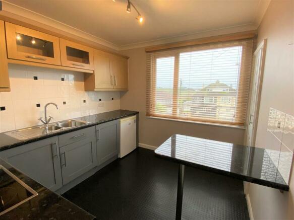 5 Henver Court Kitchen