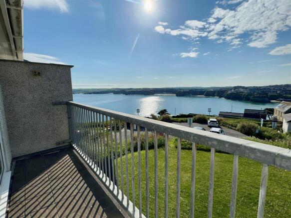 15 Longshore Apartments Balcony