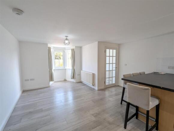 1 Chegwin Court Lounge Area
