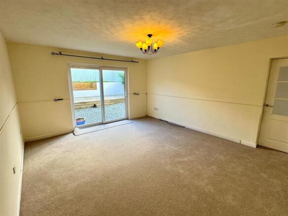 5 Tremear Green Lounge