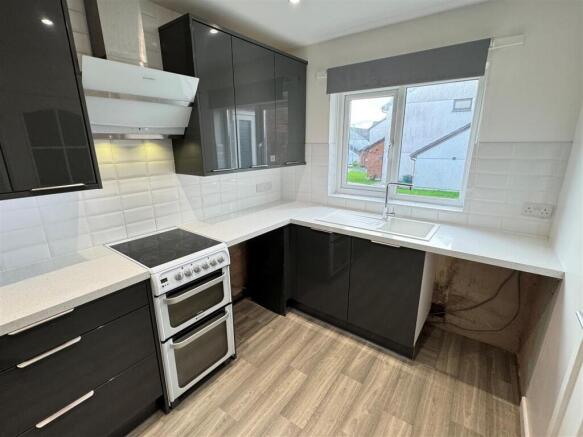 5 Tremear Green Kitchen