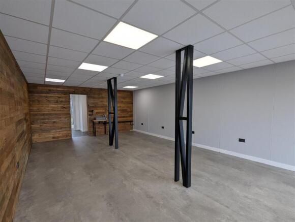 Saw 4 - Retail space