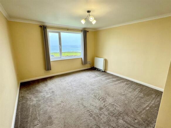 13 Trevelga Court Lounge